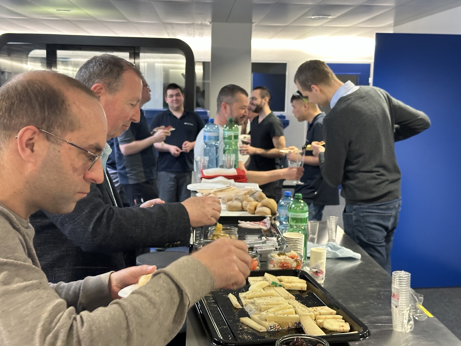 Das Buffet ist eröffnet.